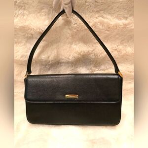 ✨️✨️Burberry Elegant Black Leather Shoulder Bag- Like New